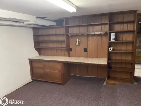 105 E Dewey Street Danville IA 52623
