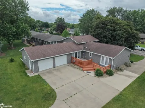 1509 Cantebury Circle Grundy Center IA 50638