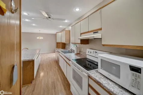 1509 Cantebury Circle Grundy Center IA 50638