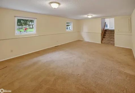 1509 Cantebury Circle Grundy Center IA 50638