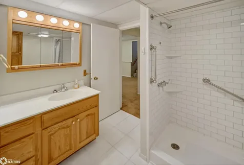 1509 Cantebury Circle Grundy Center IA 50638