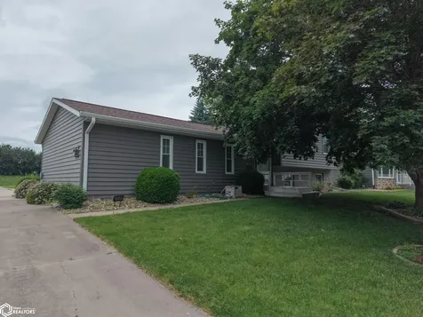 1509 Cantebury Circle Grundy Center IA 50638