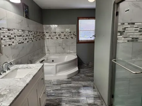 1307 Country Club Drive Tama IA 52339