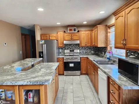 1307 Country Club Drive Tama IA 52339