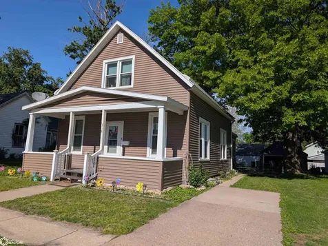 318 Swan Street West Burlington IA 52655