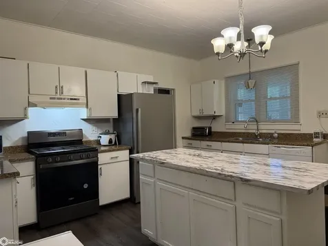 318 Swan Street West Burlington IA 52655