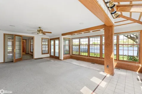 278 Lakeview Drive Mason City IA 50401