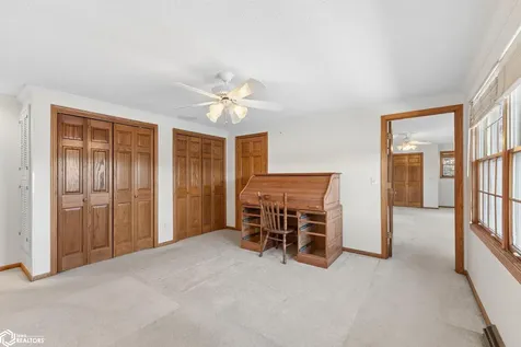 278 Lakeview Drive Mason City IA 50401