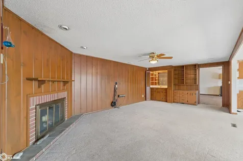 278 Lakeview Drive Mason City IA 50401