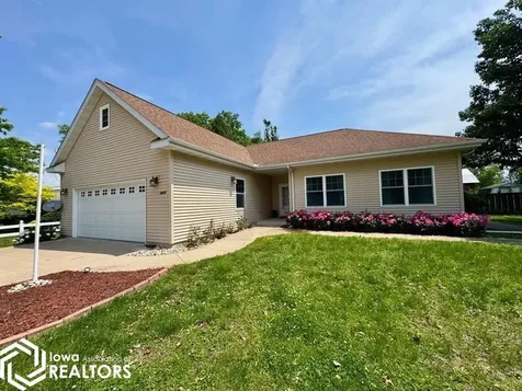 2630 Cliff Road Burlington IA 52601