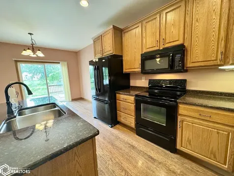 2630 Cliff Road Burlington IA 52601