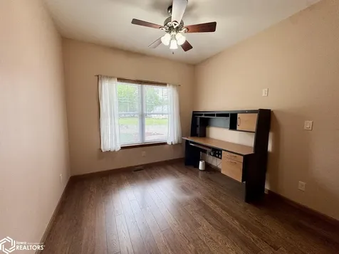 2630 Cliff Road Burlington IA 52601