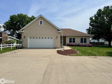 2630 Cliff Road Burlington IA 52601
