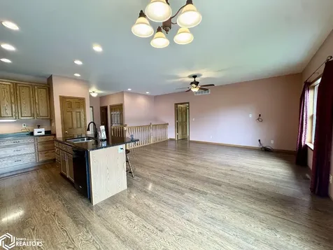 2630 Cliff Road Burlington IA 52601