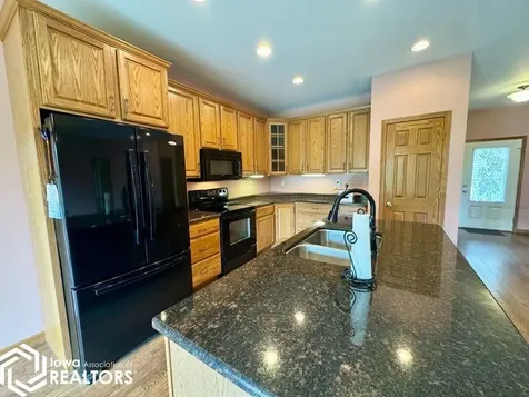 2630 Cliff Road Burlington IA 52601