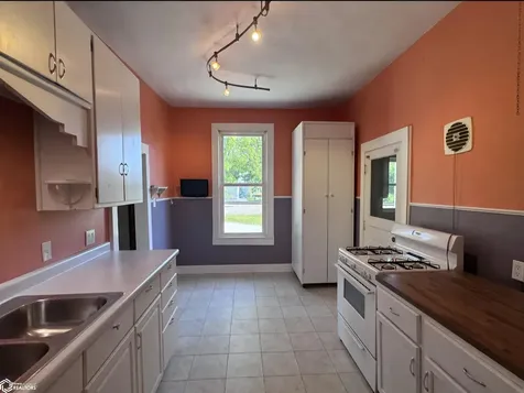 403 N B Street Fairfield IA 52556