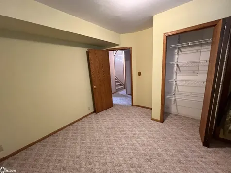 *** *** *** *** Belle Plaine IA 52208