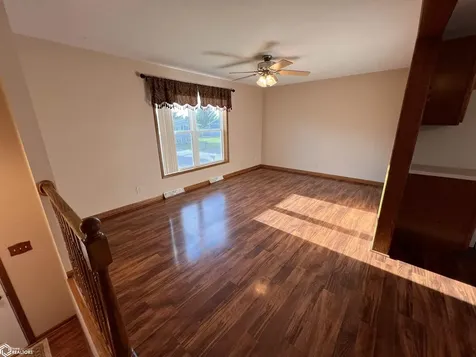 *** *** *** *** Belle Plaine IA 52208