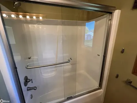 *** *** *** *** Belle Plaine IA 52208