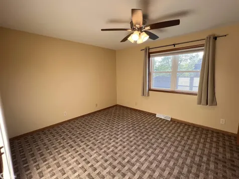 *** *** *** *** Belle Plaine IA 52208