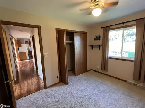 *** *** *** *** Belle Plaine IA 52208