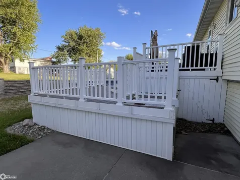 *** *** *** *** Belle Plaine IA 52208