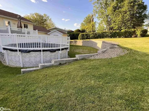 *** *** *** *** Belle Plaine IA 52208