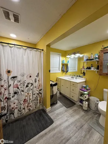 208 W 4th Street Hedrick IA 52563