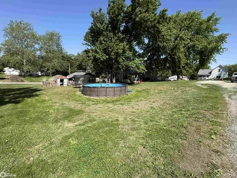 208 W 4th Street Hedrick IA 52563