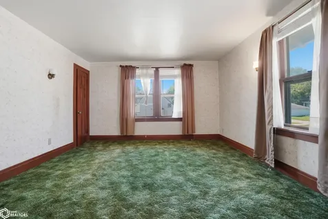 415 S Gunnison Street Burlington IA 52601