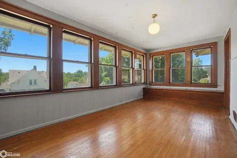 415 S Gunnison Street Burlington IA 52601