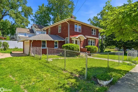415 S Gunnison Street Burlington IA 52601