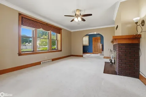 415 S Gunnison Street Burlington IA 52601