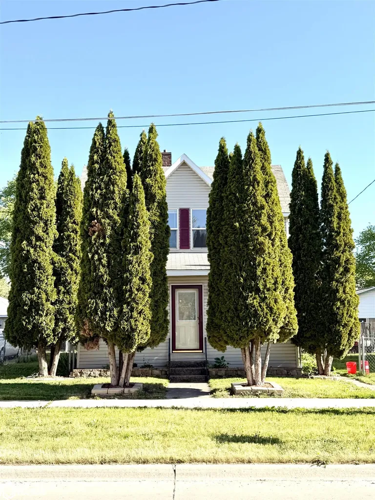 212 12th Street NW Mason City IA 50401