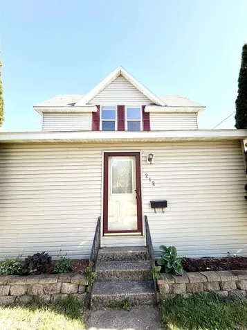 212 12th Street NW Mason City IA 50401