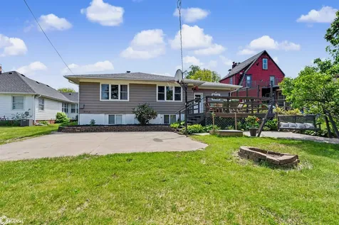 410 N 9th Street Marshalltown IA 50158
