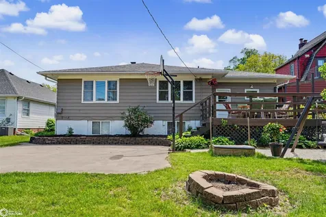 410 N 9th Street Marshalltown IA 50158