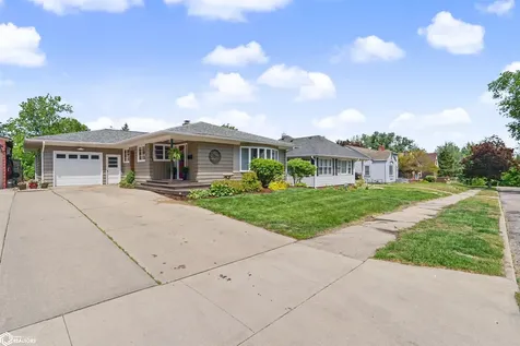 410 N 9th Street Marshalltown IA 50158
