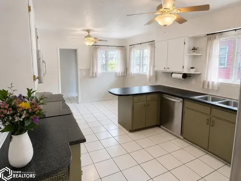 410 N 9th Street Marshalltown IA 50158