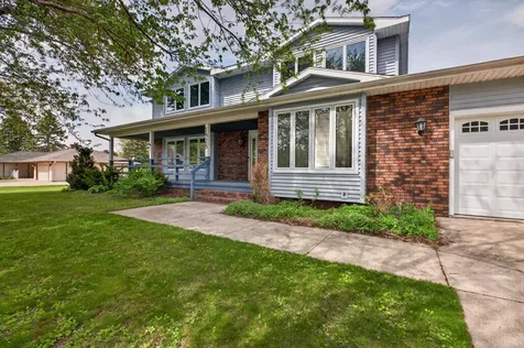 1828 Pinehurst Lane Waterloo IA 50701