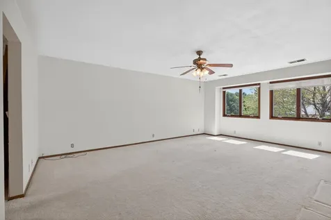 1828 Pinehurst Lane Waterloo IA 50701