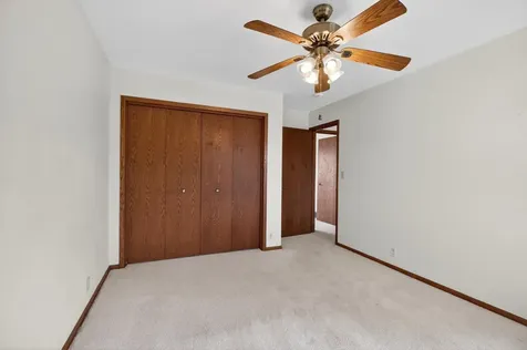 1828 Pinehurst Lane Waterloo IA 50701