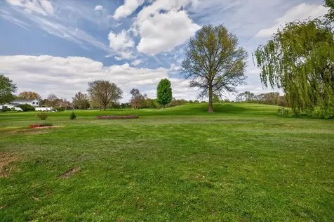 1828 Pinehurst Lane Waterloo IA 50701