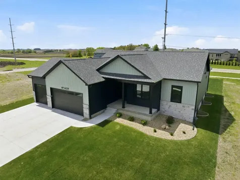 4029 Broomfield Drive Cedar Falls IA 50613