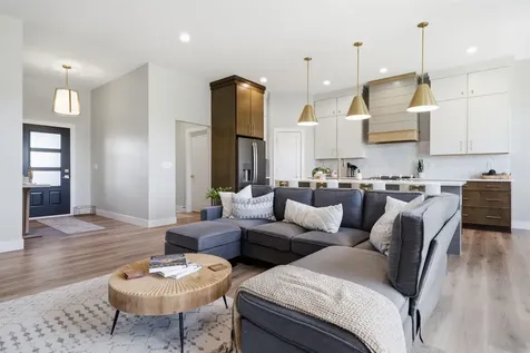 4029 Broomfield Drive Cedar Falls IA 50613
