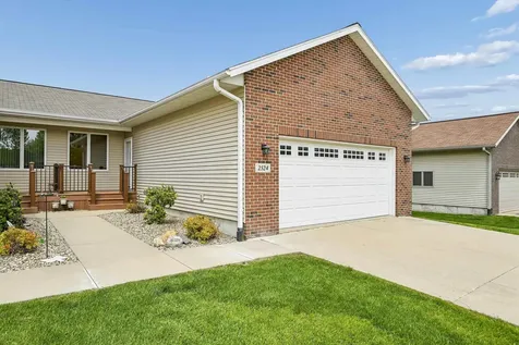 2524 NW 3rd Park Avenue Waverly IA 50677
