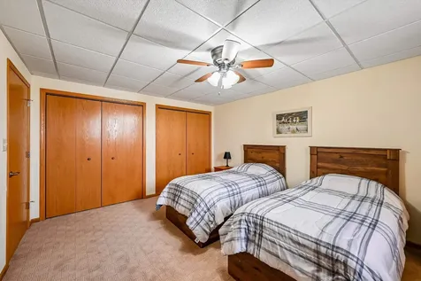 2524 NW 3rd Park Avenue Waverly IA 50677