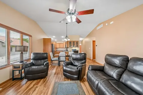 2524 NW 3rd Park Avenue Waverly IA 50677