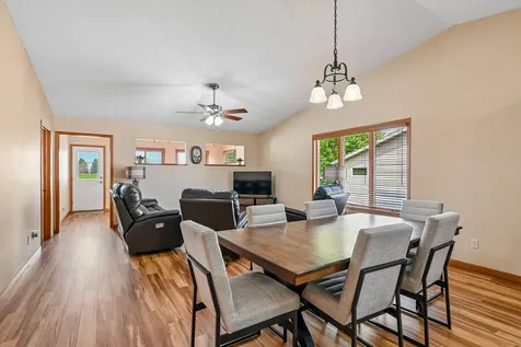 2524 NW 3rd Park Avenue Waverly IA 50677