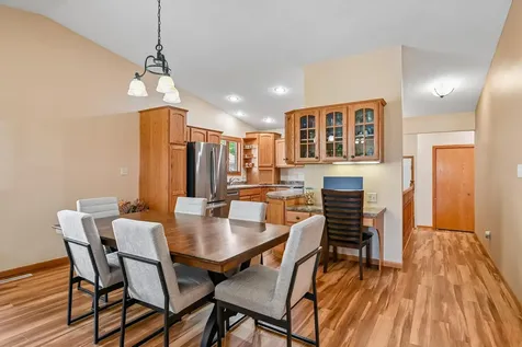 2524 NW 3rd Park Avenue Waverly IA 50677